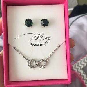 Earring and necklace set